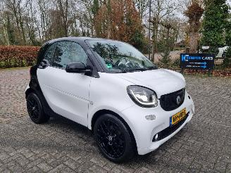 Auto incidentate Smart Fortwo 1.0 Passion Airco Pano 2016/5