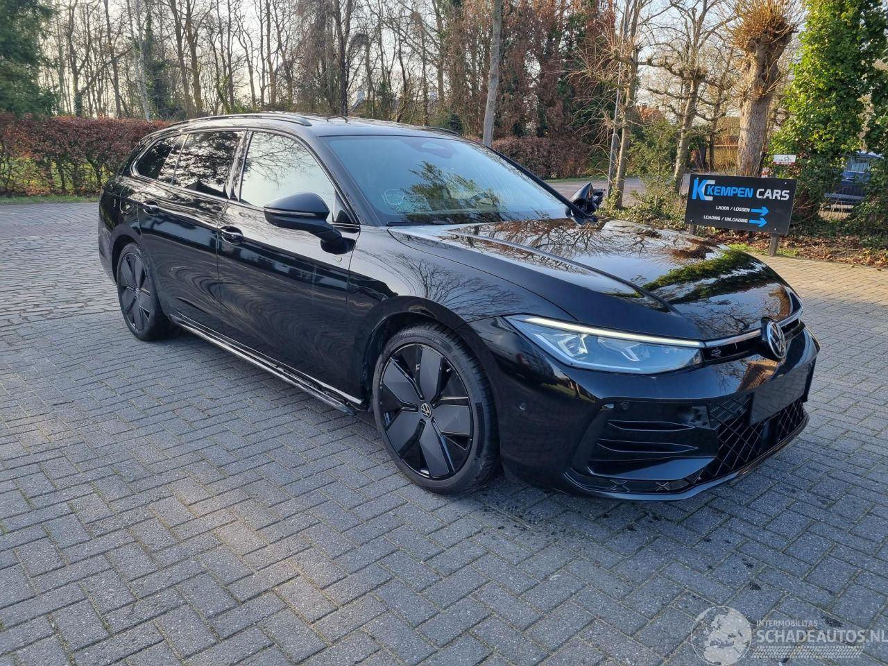 Volkswagen Passat 1.5 TSI DSG R-Line Pano Stoelverw Led