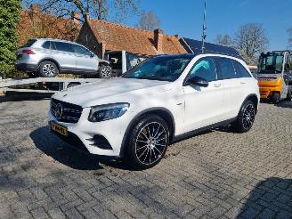 Unfallwagen Mercedes GLC 350e 4MATIC AMG Line Pano Head Up Luchtvering etc 2017/9