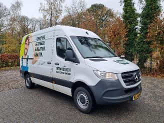 skadebil bedrijf Mercedes Sprinter 311 CDI Aut RWD L2 H2 Mbux Airco 2022/4