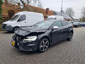 Damaged car Volvo V-40 T3 Aut. Rdesign Pano 2020/2