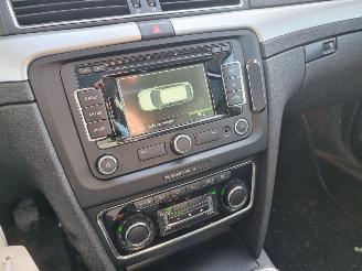 Skoda Superb 1.6 TDI 77KW Pano Airco Navi picture 15