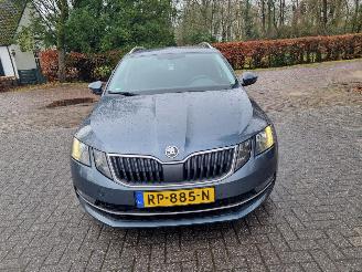Skoda Octavia 1.6 TDI Navi Stoelverw. picture 9