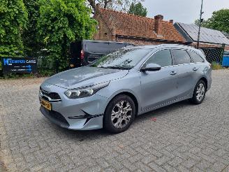 krockskadad bil auto Kia Ceed 1.5 T-GDi Aut. MHEV ExecutiveLine 2023/2