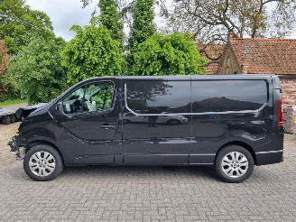 krockskadad bil bedrijf Renault Trafic 2.0 DCI 150 Aut L2 Airco Navi 2024/4