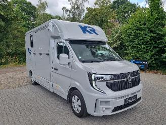 damaged passenger cars Renault Master 2.0 DCI Aut. Krismar Horsebox 2025/10