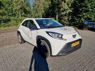 krockskadad bil auto Toyota Aygo x 1.0 VVT-i Aut. 2023/1