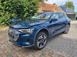 Vaurioauto  passenger cars Audi E-tron 50 Quattro 71Kwh Stoelverw. 2020/4