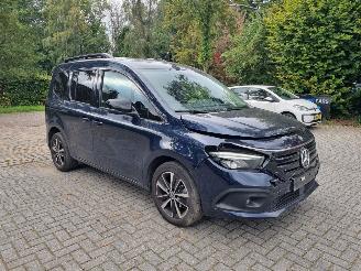 Schadeauto Mercedes Citan EQT 200 Leder Led Stoelverw Navi Camera 2024/12
