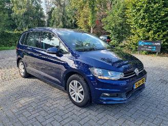 uszkodzony samochody osobowe Volkswagen Touran 1.5 TSI 7 Pers Pano 2019/5