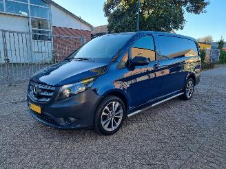 krockskadad bil bedrijf Mercedes Vito 114 CDI Aut Lang Navi Camera 2022/1