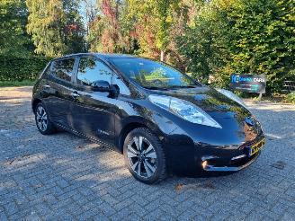 Vaurioauto  passenger cars Nissan Leaf 30KWh Leder Navi Stoelverw. 2017/6