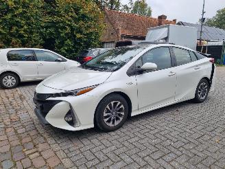 skadebil auto Toyota Prius 1.8 Plugin Hybrid Clima Stoelverw Navi 2020/6