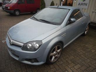 demontáž osobní automobily Opel Tigra  2006/1