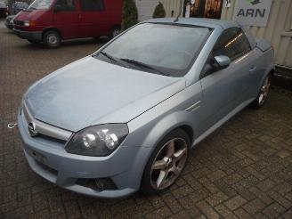 Vrakbiler auto Opel Tigra  2006/1