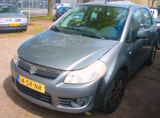 damaged passenger cars Suzuki SX4  2006/1
