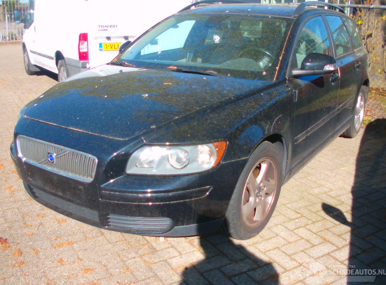 Volvo V-50 