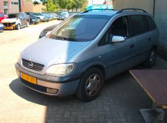 skadebil auto Opel Zafira  2002/1