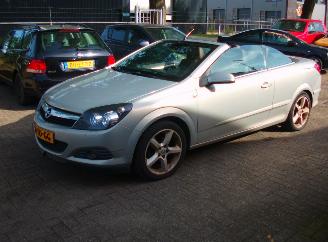 skadebil auto Opel Astra 1.8 cosmo 2006/7