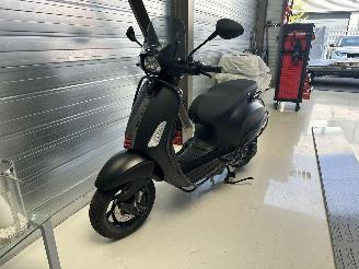 danneggiata scooter Vespa  SPRINT / NIEUW! 2024/10