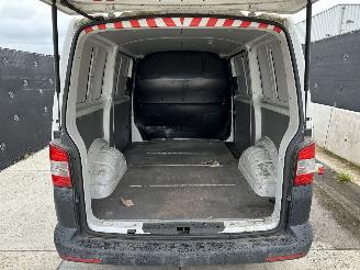 Volkswagen Transporter 2.0 TDI MINIMAL DRIVEABLE DAMAGE 60.000KM! | AIRCO | CRUISE picture 8