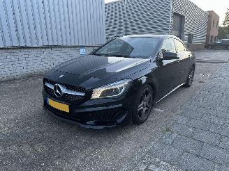 Voiture accidenté Mercedes Cla-klasse AMG CLA180 / NAVI / LED / ALCANTARA / PDC / MFS 2015/6