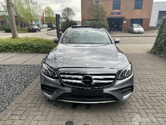 Schadeauto Mercedes E-klasse 200 AMG PANO/LED/19INCH 2016/11