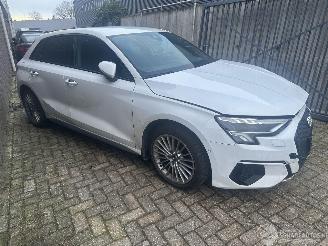 damaged passenger cars Audi A3 1.5 TFSI S -Tronic/MATRIX LED/NAVI/CLIMA/PDC/ 2020/12
