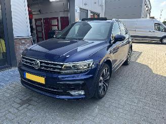Schadeauto Volkswagen Tiguan 2.0TDI 4-MOTION FULL R-LINE DAMAGE FREE / ALL OPTIONS PANO/SIDE ASSIST/KEYLESS/DYNAUDIO/360CAM 2017/9