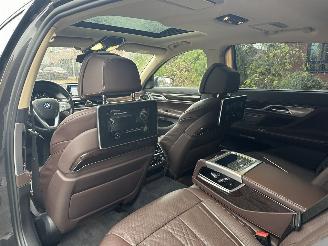 BMW 7-serie 7-SERIE  740e LWB I-Performance / Full Options SCHADEVRIJ/ DAMAGED FREE/UNFALL FREI ! picture 10
