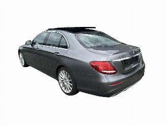 Schadeauto Mercedes E-klasse 200 AMG PANO/LED/19INCH 2016/11