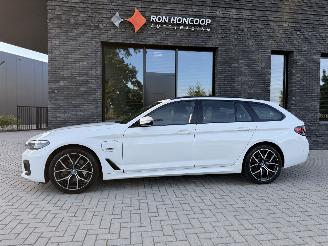 uszkodzony samochody osobowe BMW 5-serie 530e Touring 292PK Steptronic M-Sport 2022/3