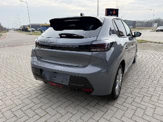 Peugeot 208 NEW MOD. 1.2 PureTech 101PK EAT8 Aut. Allure picture 11