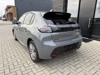 Peugeot 208 NEW MOD. 1.2 PureTech 101PK EAT8 Aut. Allure picture 14