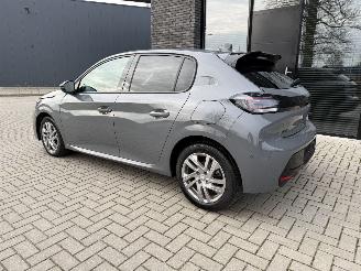 Peugeot 208 NEW MOD. 1.2 PureTech 101PK EAT8 Aut. Allure picture 17