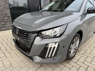 Peugeot 208 NEW MOD. 1.2 PureTech 101PK EAT8 Aut. Allure picture 32