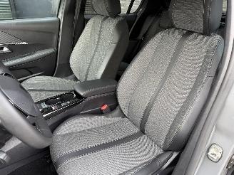 Peugeot 208 NEW MOD. 1.2 PureTech 101PK EAT8 Aut. Allure picture 18