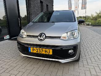 Volkswagen Up! 1.0 MPI 60PK BMT High-UP! ECC Stoelverw. Multifunc. stuur 17” VOL! picture 4