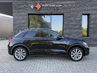 krockskadad bil auto Volkswagen T-Roc 1.5 TSI 150PK DSG7 R-Line 2025/5