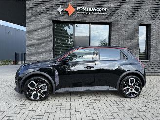 uszkodzony samochody osobowe Renault 5 EV Comfort Range 52kWh 150PK Aut. Techno 2025/10