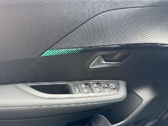 Peugeot 208 1.2 PureTech 101PK Allure picture 29
