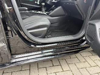 Peugeot 208 1.2 PureTech 101PK Allure picture 34