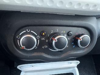 Renault Twingo 2016 Airco! NAP! picture 6