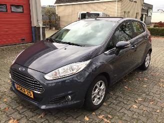 skadebil auto Ford Fiesta FIESTA 1.6 TDCI LEASE TITANIUM ZEER LICHTE SCHADE 2013/10