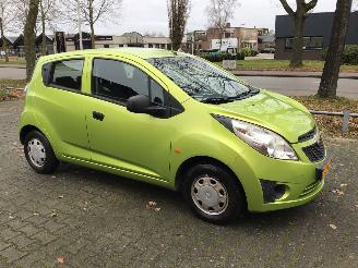 Voiture accidenté Chevrolet Spark Sprak 1.0 16v ls zeer lichte schade met Nw apk 2010/11