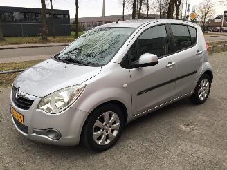 Unfallwagen Opel Agila Agila 1.2 edition met zeer lichte schade 2010/3