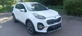 Damaged car Kia Sportage 2.0-GT 185pk Diesel MHEV Automaat 4WD Leder JBL Dab audio Stoelverwarming Stoelventilatie Full-Led koplampenLed achterlichten Cruisecontrol Dimmende binnenspiegel Trekhaak CruiseControl 4xStoelverwarming Blindspot Systeem 360 Camerasysteem Elektrische ach 2019/12