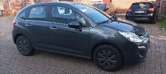 skadebil auto Citroën C3 Bj:06-2016 1.2-12v benzine 82pk Airco Led-verlichting CruiseControl Leren-Stuurwiel Mistlampen Chroom design Radio met kleuren Display Apple CarPlay MirrorLink 2016/6