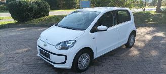skadebil auto Volkswagen Up! Move 1.0-Mpi Leder Airconditioning Elektrische ramen Centrale vergrendeling met afstandsbediening Stoelverwarming Leren stuurwiel 2013/12