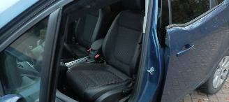 Opel Meriva 1.4-Turbo 140pk Automatik Innovation uitvoering Navi Climatecontrol CruiseControl Stoelverwarming stuurwiel met verwarming trekhaak Achteruitrijcamera privacy glas Mistlampen Led-Dagrijverlichting picture 15